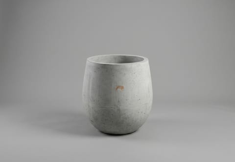 Luna — concrete planter